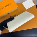 Louis Vuitton Zippy Wallet White 19Cm - Image 3