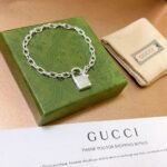 Gucci Trademark Silver Chain ​​Bracelet With Padlock - Image 2
