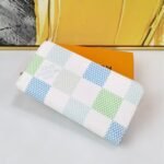 Louis Vuitton Zippy Wallet In Damier Canvas Green 19.5Cm - Image 3