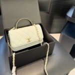 Chanel Clutch With Strap Shiny Crumpled With Imitation Pearls White 20Cm Ap3803 B15603 10601 - Image 2