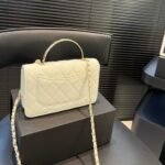 Chanel Clutch With Strap Shiny Crumpled With Imitation Pearls White 20Cm Ap3803 B15603 10601 - Image 5
