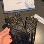 Chanel Gloves In Black - Image 3