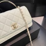 Chanel Clutch With Strap Shiny Crumpled With Imitation Pearls White 20Cm Ap3803 B15603 10601 - Image 6