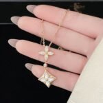 GIFT SET: LOUIS VUITTON FÉLICIE POCHETTE PINK & BLOSSOM DOUBLE STAR NECKLACE - Image 9