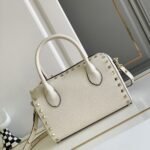 Valentino Caravani Bolsas Rockstud Granato White 24Cm - Image 2