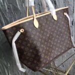 Iconic Set: Louis Vuitton Neverfull Gm And Celeste Wallet In Monogram - Image 2