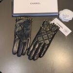 Chanel Gloves In Black - Image 5