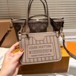 Louis Vuitton Neverfull Bandoulière Inside Out BB Dark Fango 20Cm M12109 - Image 4