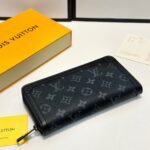 Summer Set: Louis Vuitton Keepall Bandoulière 50 Monogram Eclipse And Long Wallet Monogram Eclipse Trunk Zippy Black 19Cm - Image 11