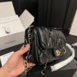 Chanel Puffy Bubbly Cc Flap Bag Quilted Medium Black 20Cm - Image 4