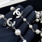 Chanel Pearl Necklace with Interlocking CC Logos Charms - Image 3