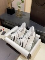 Valentino One Stud Mid-Top Calfskin Sneaker White Ys0E63Nwn 0N2 - Image 4
