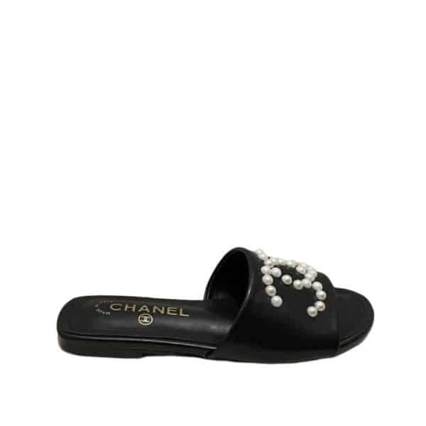 xr:d:DAFeFlNN7Qo:25,j:1445696187,t:23032408 Chanel Cc Pearl Slippers Black - Image 1