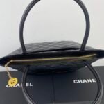 Chanel Medallion Tote Bag Black 30Cm - Image 2