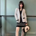 Gucci Reversible Gg Wool Jacquard Cardigan Black And White 798157 Xkejp 1070 - Image 5