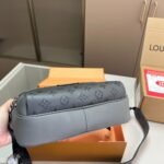 Louis Vuitton Outdoor Messenger Gunmetal Gray 26Cm M30830 - Image 6