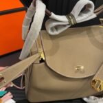 Hermes Lindy 26 Trench Beige 25Cm - Image 7