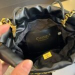 Chanel 22 Mini Handbag Shiny And Gold Tone Metal Black 20cm AS3980 B19059 94305 - Image 8
