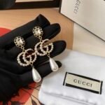 Gucci Pearl Gg Drop Earings In Gold - Image 3