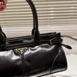 Gift Set: Prada Medium Handbag Black And Saffiano Vertical Short Wallet - Image 5