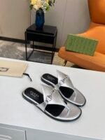 Gucci Women’S Thong Sandal With Horsebit Silver - Image 2