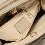 Iconic Set: Louis Vuitton Onthego Pm And Victorine Wallet - Image 6