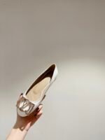 Louis Vuitton Madeleine Flat White - Image 4