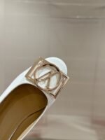 Louis Vuitton Madeleine Flat White - Image 5