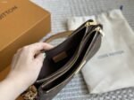 Louis Vuitton Liv Pochette Monogram Canvas 24Cm M83008 - Image 5