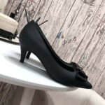Saint Laurent Women’s Anais Bow Pumps In Black - Image 2