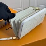 Louis Vuitton Zippy Wallet White 19Cm - Image 4