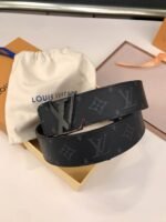 Louis Vuitton Lv Initiales Reversible Belt Monogram Eclipse Silver Metal 4Cm - Image 5