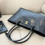 Chanel Executive Cerf Tote Black 35Cm - Image 4