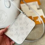 Louis Vuitton Blossom Mahina Bag With Lv Circle Motif White 23Cm - Image 6