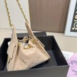 Chanel 25 Small Handbag Suede And Gold Tone Metal Light Grey 26Cm - Image 4