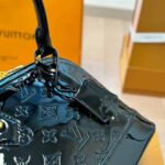 Louis Vuitton Alma BB Varnished Epi Leather Black 23Cm - Image 4
