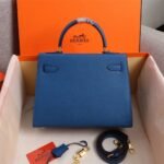 Hermès Kelly Sellier 25 Epsom Gold Hardware Dark Blue 25Cm - Image 4