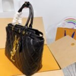 Saint Laurent Leather Leather Handbag Black 33Cm - Image 3