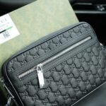 Gucci Gg Emblem Small Crossbody Bag Black 27Cm 850242 Aafom 1053 - Image 2