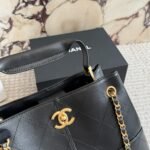 Chanel 25A Hobo Bag Gold Tone Hardware Black 28Cm - Image 6